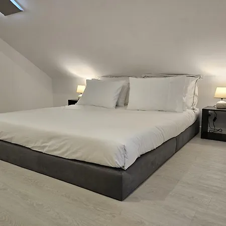 Dotejo Casa אלמאדה