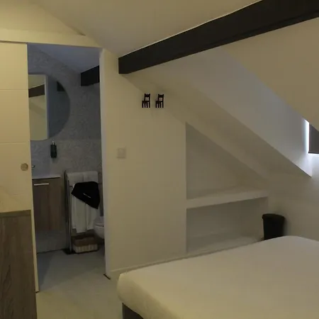 Dotejo Casa אלמאדה