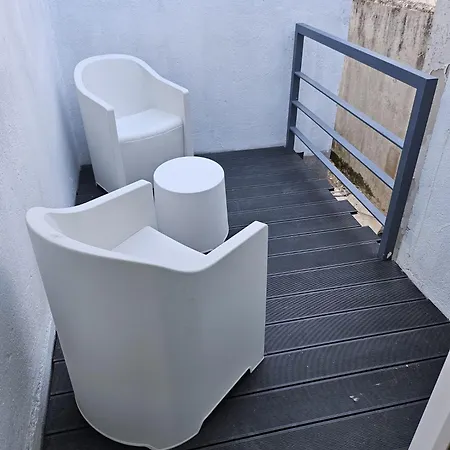Dotejo Casa אלמאדה